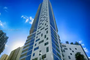 1300 Brickell Bay Dr, Miami, FL 33131 - Photo 1