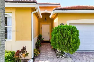 3090 SE 7th Ct, Homestead, FL 33033 - Photo 2