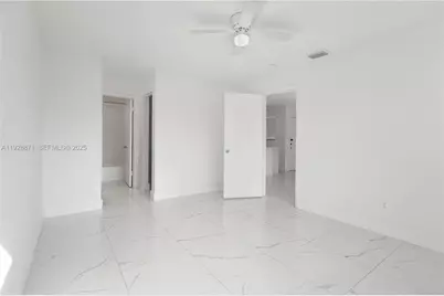 6580 W 27th Ct #58-21, Hialeah, FL 33016 - Photo 12