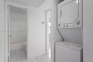 6580 W 27th Ct, Hialeah, FL 33016 - Photo 18