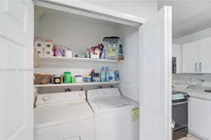 10350 SW 4th St, Sweetwater, FL 33174 - Photo 14