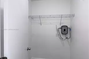 1895 Venice Park Dr, Miami, FL 33181 - Photo 6