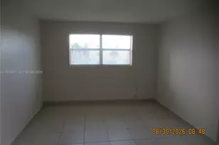 8285 Sunrise Lakes Blvd, Sunrise, FL 33322 - Photo 6