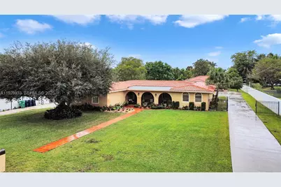 50 SW 130th Ave, Miami, FL 33184 - Photo 6