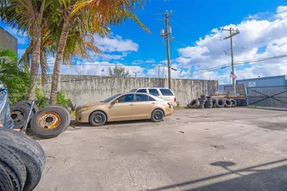 5201 NW 36th Ave, Miami, FL 33142 - Photo 8