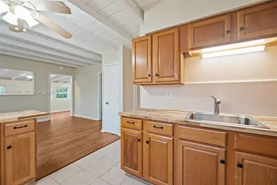 766 NW 42nd St #c, Oakland Park, FL 33309 - Photo 14