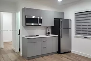 245 SW 105th Pl, Sweetwater, FL 33174 - Photo 2