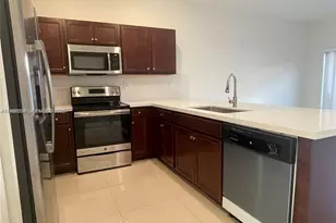 10491 W 34th Ct, Hialeah, FL 33018 - Photo 4