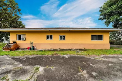 1910 NW 72nd St, Miami, FL 33147 - Photo 28