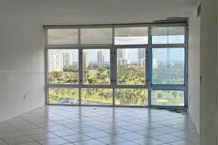 20100 W Country Club Dr, Aventura, FL 33180 - Photo 4