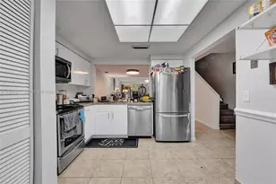 3592 NW 83rd Ln, Sunrise, FL 33351 - Photo 4