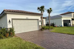 8376 NW Greenbank Cir, Port Saint Lucie, FL 34987 - Photo 2