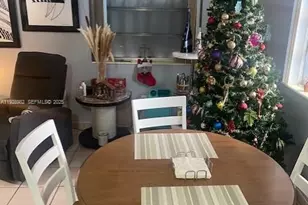 1011 NW 27th Ct, Miami, FL 33125 - Photo 8