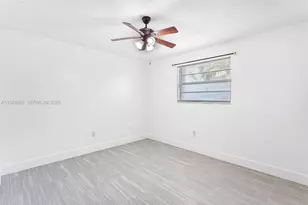 1722 NW 5th St, Miami, FL 33125 - Photo 14