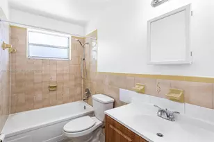 1722 NW 5th St, Miami, FL 33125 - Photo 10