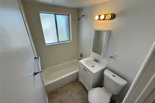 530 SW 10th St, Miami, FL 33130 - Photo 8