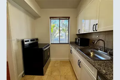 530 SW 10th St #1B, Miami, FL 33130 - Photo 12