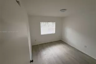 1301 SE 28th Ln, Homestead, FL 33035 - Photo 10