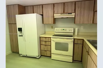 665 SW 113th Way #665, Pembroke Pines, FL 33025 - Photo 4