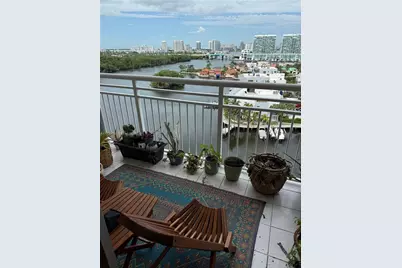 400 Kings Point Dr #1214, Sunny Isles Beach, FL 33160 - Photo 2