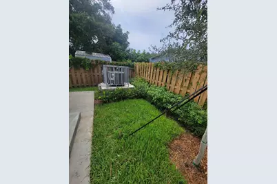 1809 NW 8th Pl, Fort Lauderdale, FL 33311 - Photo 2