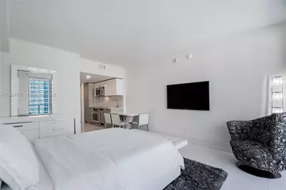 1300 Brickell Bay Dr #1912, Miami, FL 33131 - Photo 4