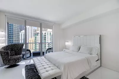 1300 Brickell Bay Dr #1912, Miami, FL 33131 - Photo 2