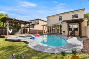 574 NW 159th Ave, Pembroke Pines, FL 33028 - Photo 1