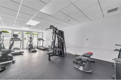 3200 Collins Ave #12-8, Miami Beach, FL 33140 - Photo 38