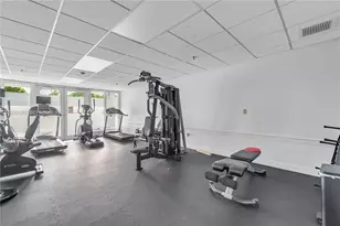 3200 Collins Ave, Miami Beach, FL 33140 - Photo 38