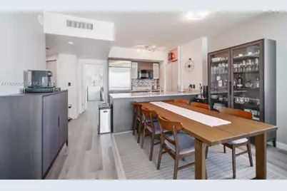 55 SE 6th St #2110, Miami, FL 33131 - Photo 6