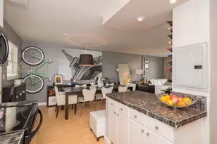 947 Lenox Ave., Miami Beach, FL 33139 - Photo 4