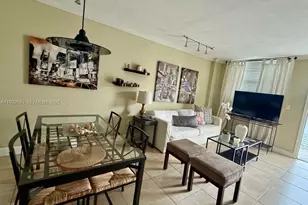 910 Michigan Ave, Miami Beach, FL 33139 - Photo 4