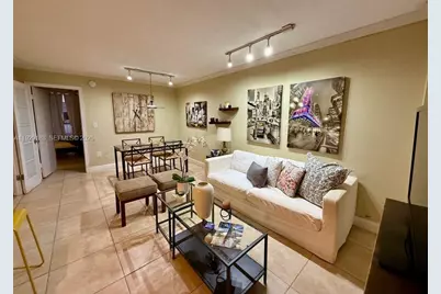 910 Michigan Ave #304, Miami Beach, FL 33139 - Photo 2