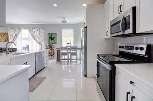 1156 NE 37th Pl, Homestead, FL 33033 - Photo 6