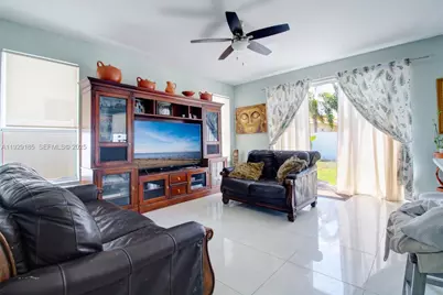 1156 NE 37th Pl, Homestead, FL 33033 - Photo 10