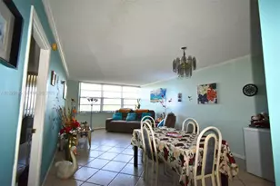 900 St Charles Pl, Pembroke Pines, FL 33026 - Photo 12