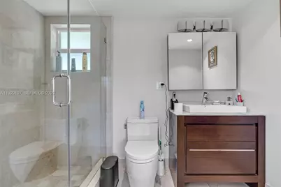 7430 Miami Lakes Dr #E301, Miami Lakes, FL 33014 - Photo 16