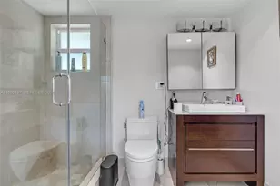 7430 Miami Lakes Dr, Miami Lakes, FL 33014 - Photo 16