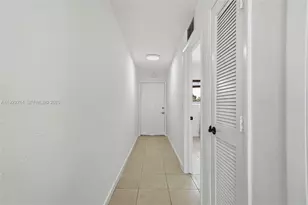 1185 Marseille Dr, Miami Beach, FL 33141 - Photo 10