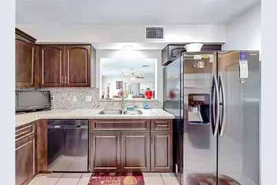 9521 NW 42nd St, Sunrise, FL 33351 - Photo 10