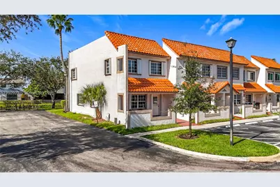 9521 NW 42nd St, Sunrise, FL 33351 - Photo 1