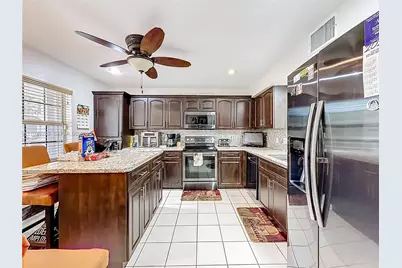 9521 NW 42nd St, Sunrise, FL 33351 - Photo 6