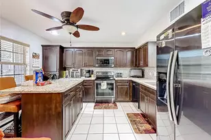 9521 NW 42nd St, Sunrise, FL 33351 - Photo 6