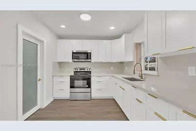 261 NW 144th St, Miami, FL 33168 - Photo 4