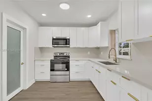 261 NW 144th St, Miami, FL 33168 - Photo 4