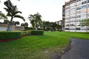 1100 St Charles Pl, Pembroke Pines, FL 33026 - Photo 28