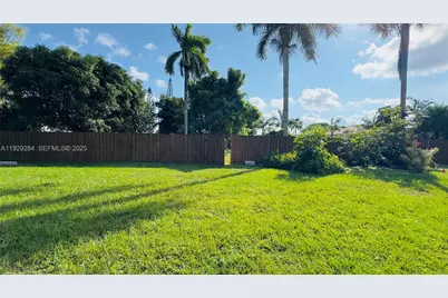 18350 SW 214th St, Miami, FL 33187 - Photo 22
