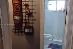 911 W Country Club Cir, Plantation, FL 33317 - Photo 12