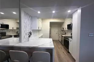 5055 Collins Ave, Miami Beach, FL 33140 - Photo 2